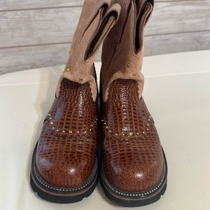 Ariat fat baby boots size 7.5, great condition